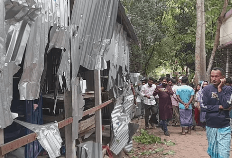 ঈদের দিন সংঘর্ষে ১২ বাড়িঘরে ভাঙচুর-লুটপাট, আহত ১১