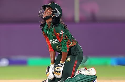 স্বর্ণার ঝড়ে রেকর্ড, বিশাখাপট্টনমে বাংলাদেশের বড় স্কোর