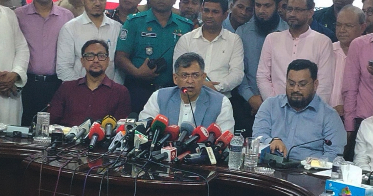 দেশব্যাপী মাদক, সন্ত্রাস, জুয়া ও চাঁদাবাজির বিরুদ্ধে অভিযান জোরদার হবে: ¯^রাষ্ট্রমন্ত্রী