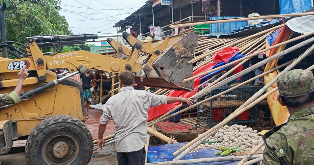 চসিকের অভিযানে দু’শতাধিক অবৈধ দোকান উচ্ছেদ