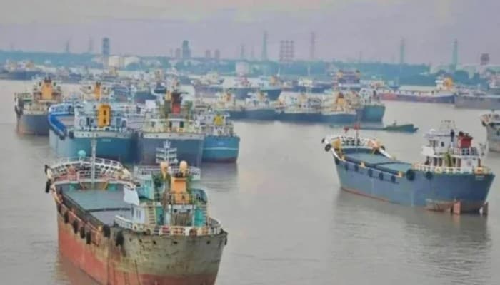 চট্টগ্রাম বন্দরে বাড়ছে অপেক্ষমান মাদার ভ্যাসেল, ডেমারেজ কোটি ডলার