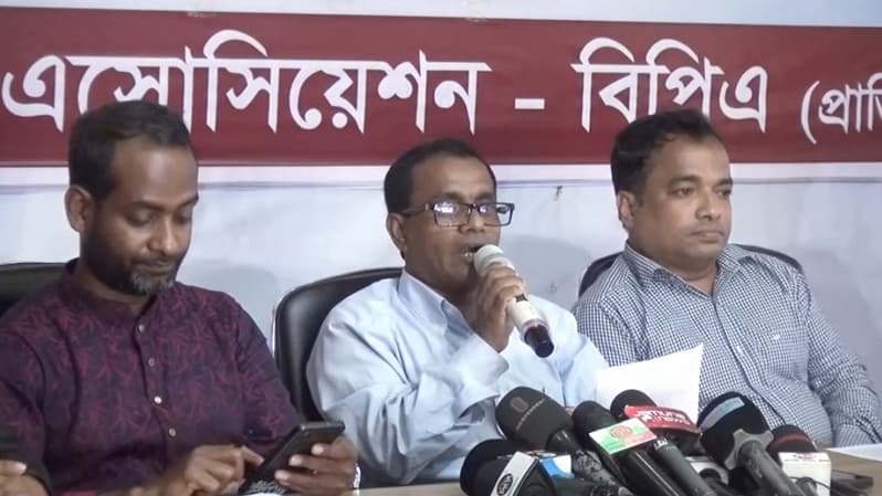 ডিম-মুরগি উৎপাদন বন্ধের ঘোষণা দিয়েছে বিপিএ